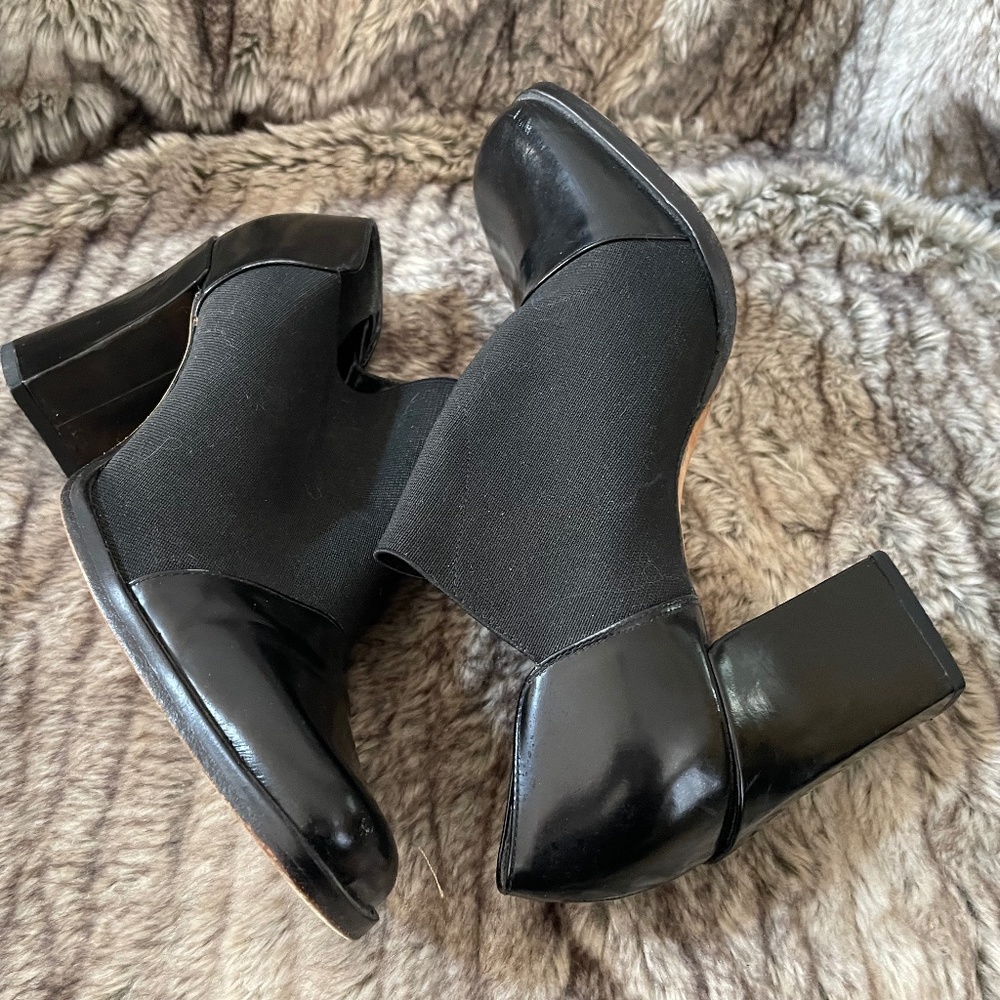 shoe boot, leather, size 8.5 Nine West, leather